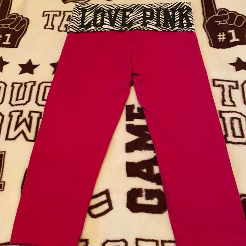 Victoria’s Secret Pink Capri Leggings